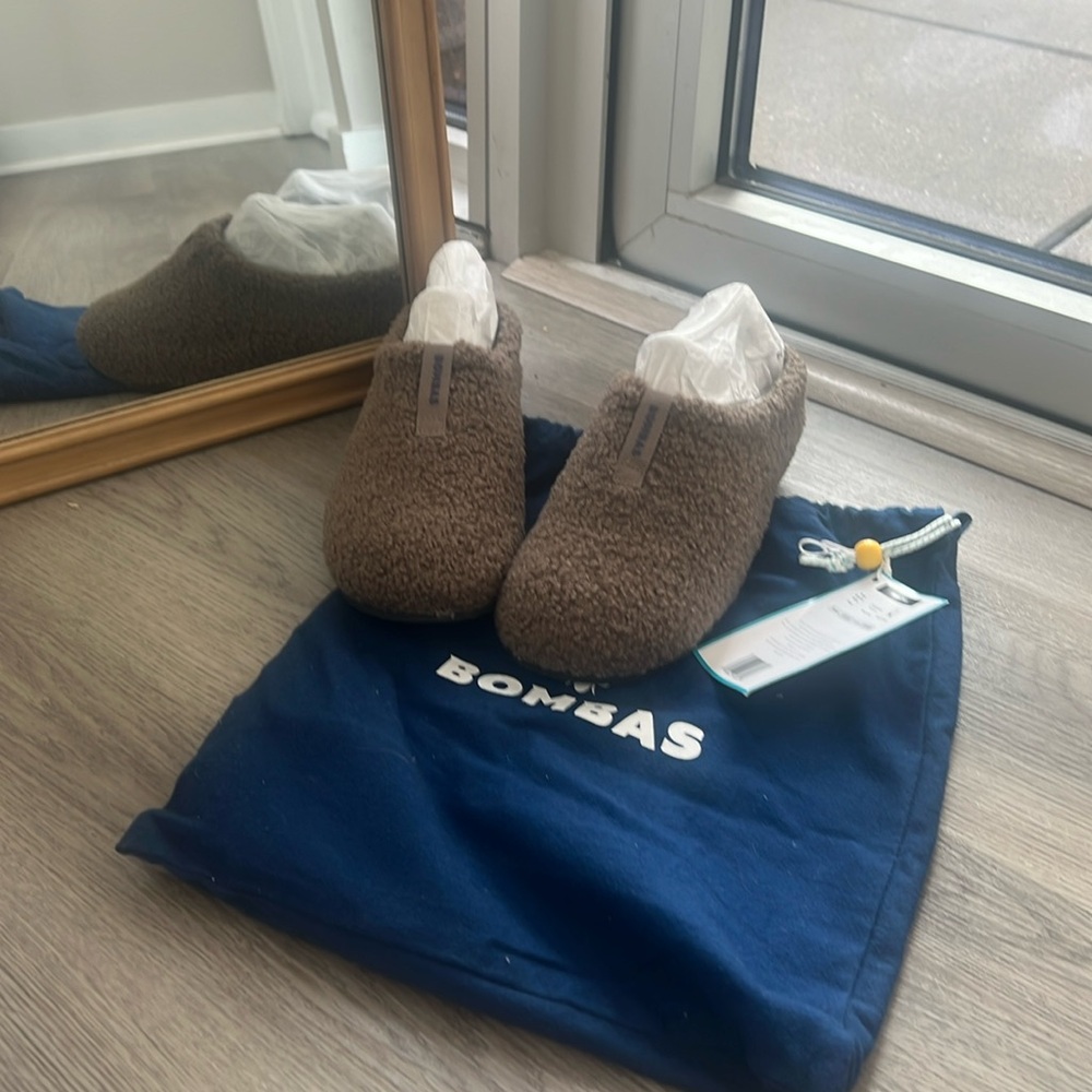 Bombas Sunday Slipper NWT